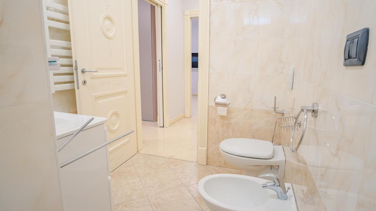 Relais Du Lac Loft - Italian Homing Desenzano del Garda Bagian luar foto